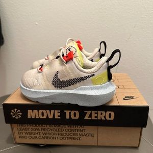 Infant Nike crater impact size 5c